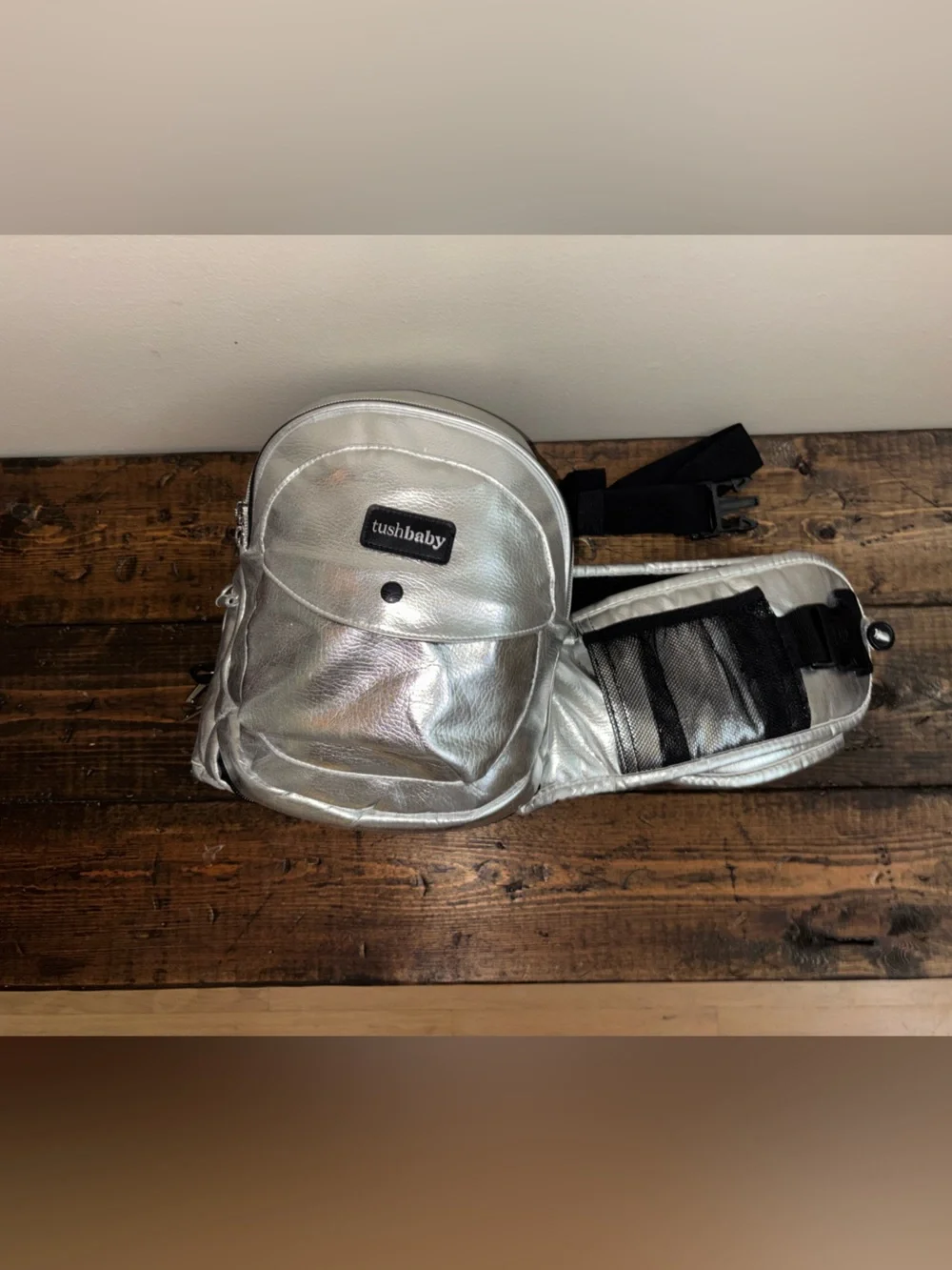 Tushbaby Silver Kids Hip Seat Carrying Bag - Hands-Free Child Seat